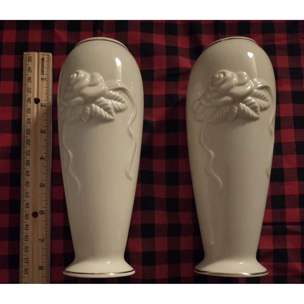 2 Lenox Ivory Porcelain Bud Vase Raised Rose & Ribbon Design Gold Trim‎